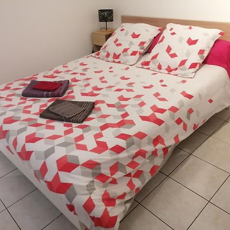 Le Petit Chalet -Appartement Proche De La Vieille Ville , Du Centre Ville Et Du Tram- Petit Dejeuner Offert Ле-Ман Екстер'єр фото